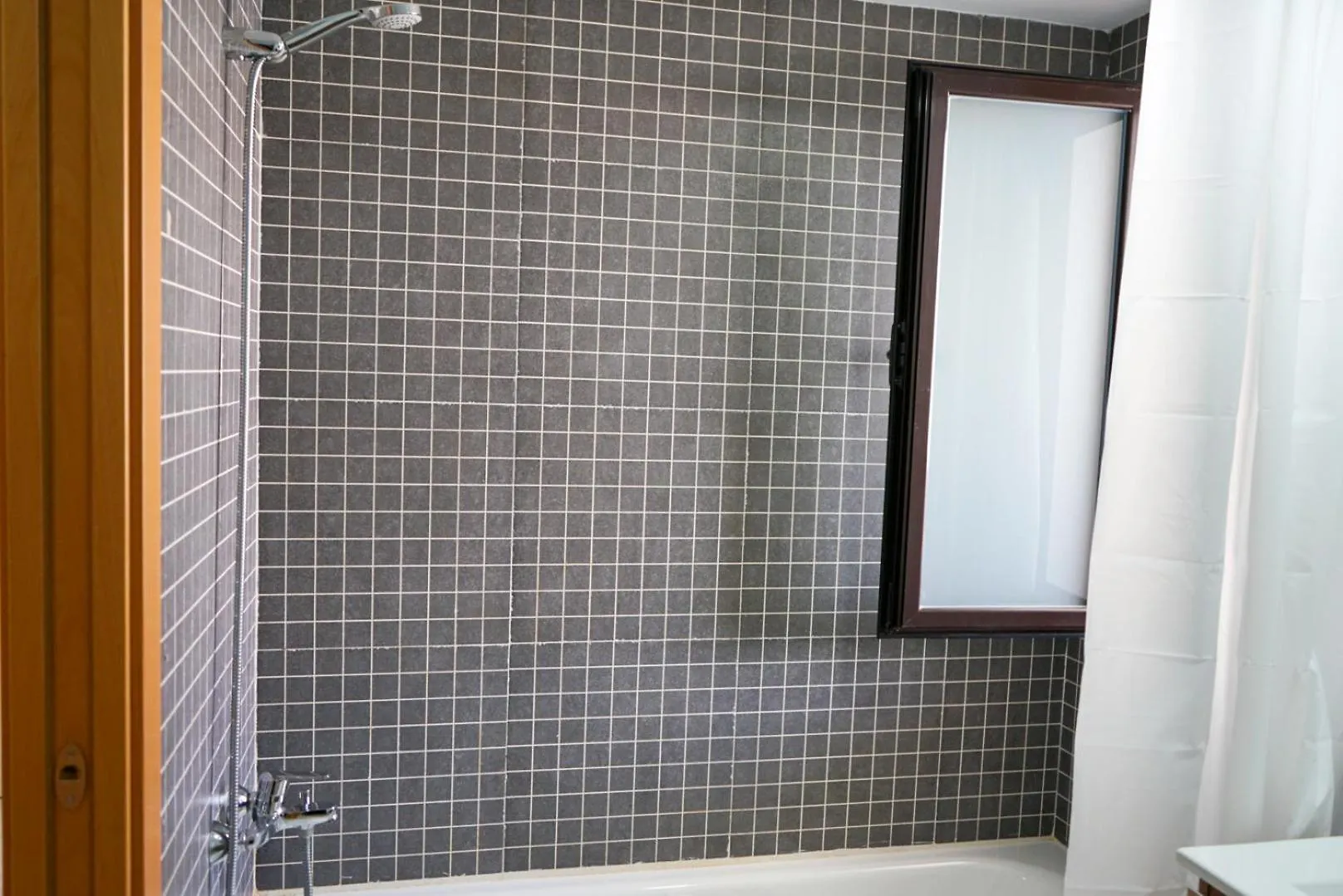 Apartment Casa Topacio, 3 Bedrooms And 3 Bathrooms In Quiet Street Mijas