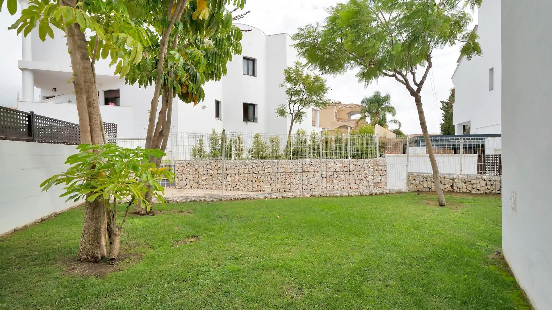 Apartment Casa Topacio, 3 Bedrooms And 3 Bathrooms In Quiet Street Mijas