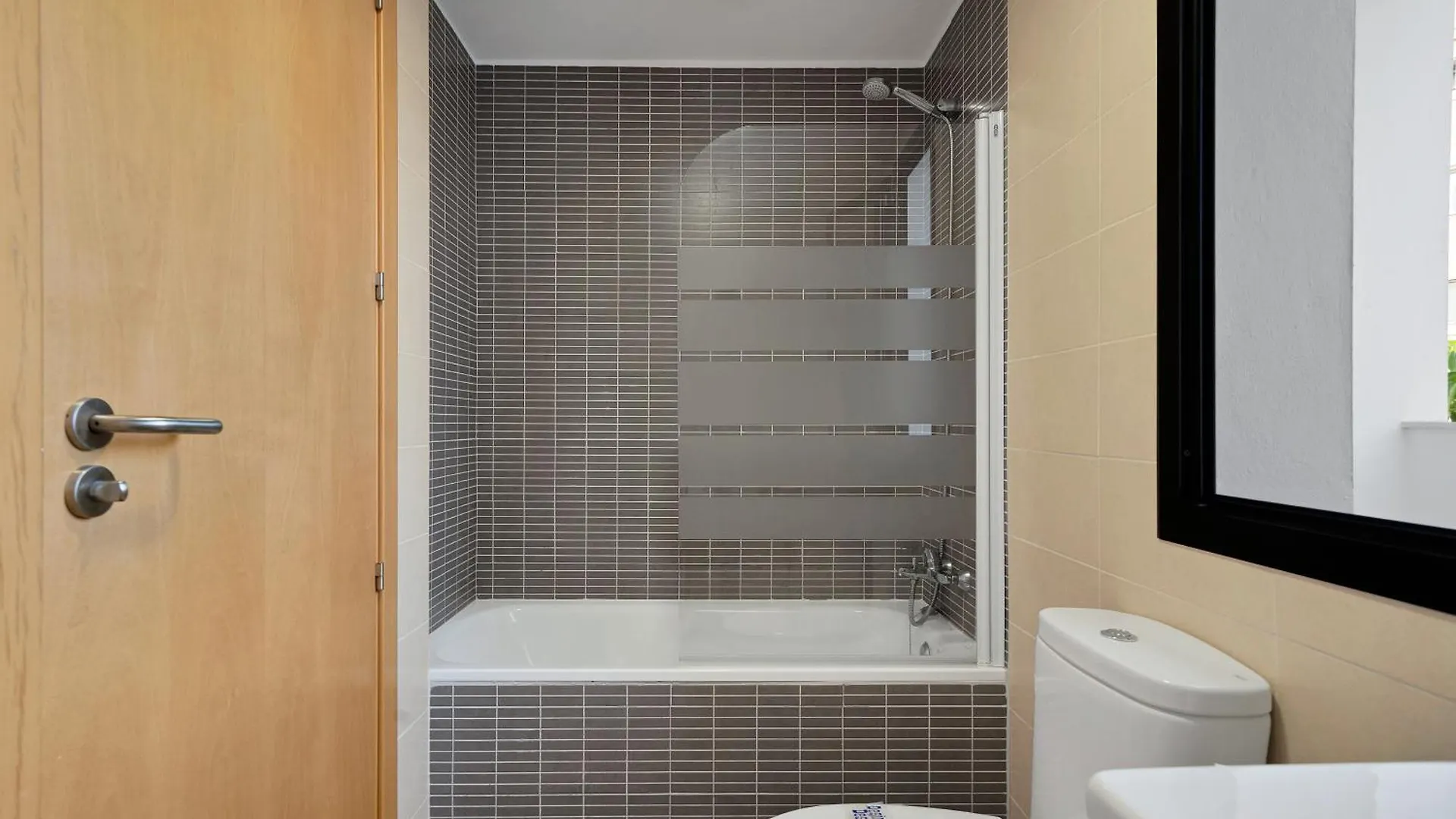 Casa Topacio, 3 Bedrooms And 3 Bathrooms In Quiet Street Mijas 0*,
