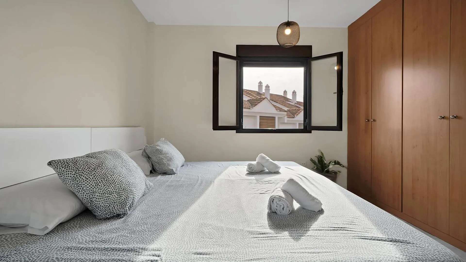 Casa Topacio, 3 Bedrooms And 3 Bathrooms In Quiet Street Mijas